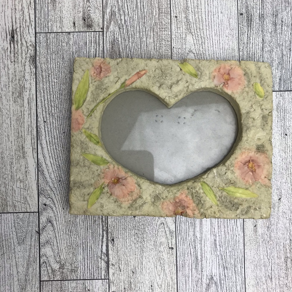 5 x 3 Heart Frame.  vintage, floral, stone